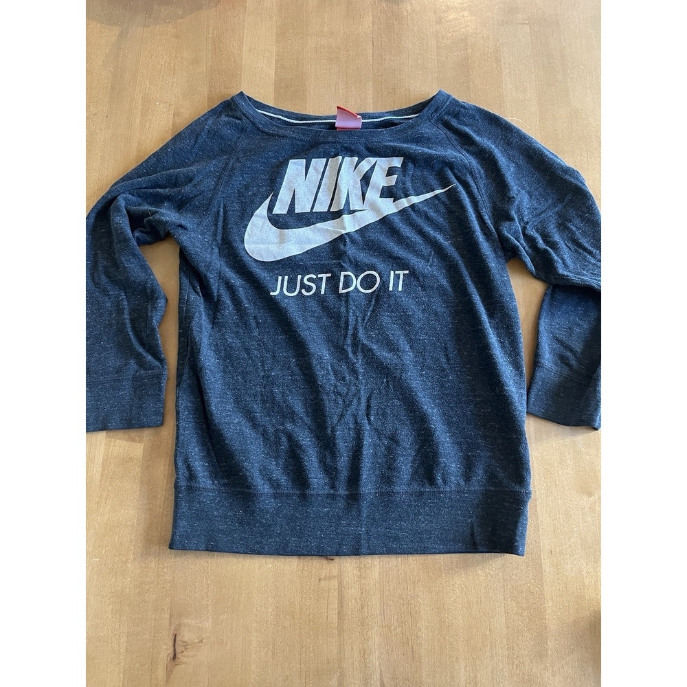 Nike Women's Oversized 3/4 Sleeve Scoop‎ Neck Shirt Size XL Gray Runs Small